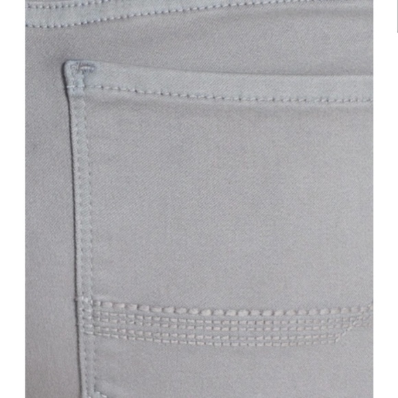 🎉‼️Host Pick‼️🤍 NYDJ Alina Skinny Ankle Pants in "Silverado" - Size 4✨✨✨ - Picture 6 of 15